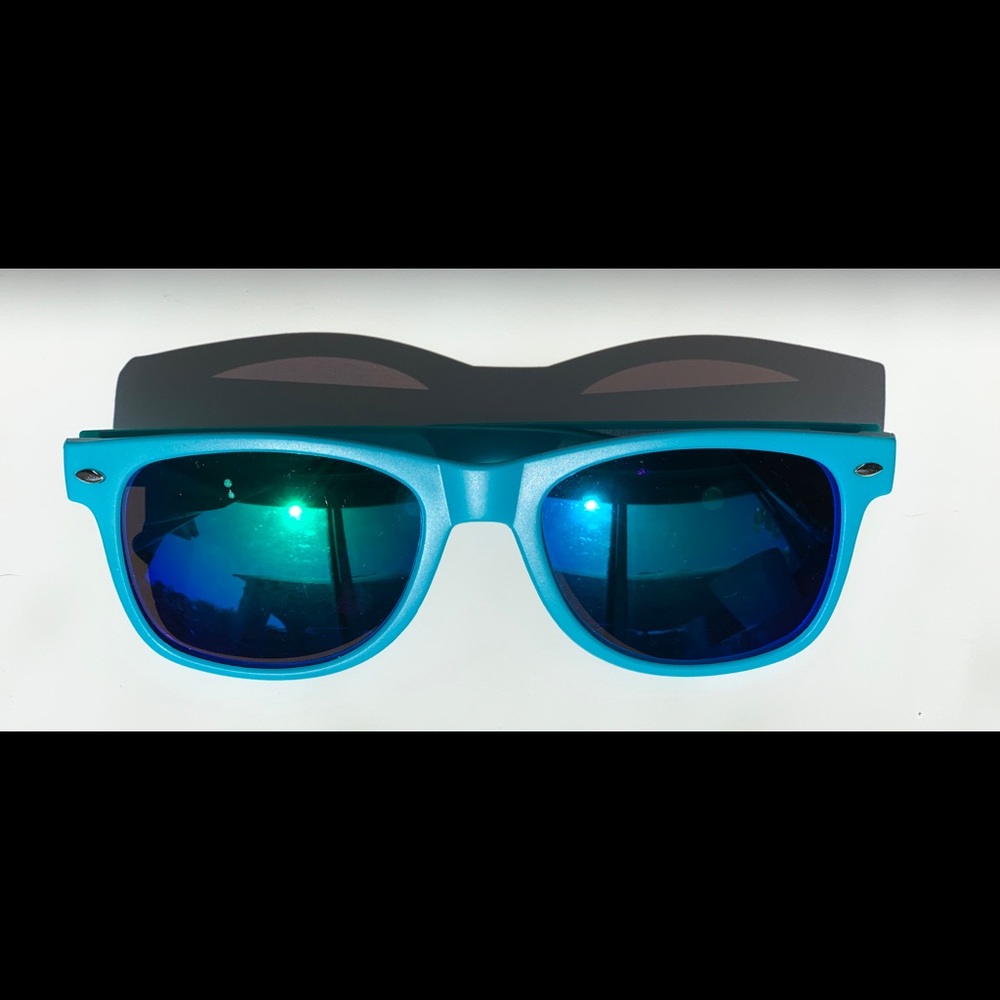 Wayfarer Style Sunglasses Teal Mirrored
